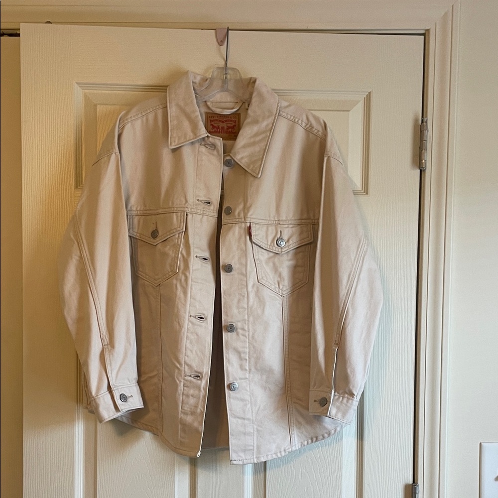 Levi's NWOT Cream Shacket